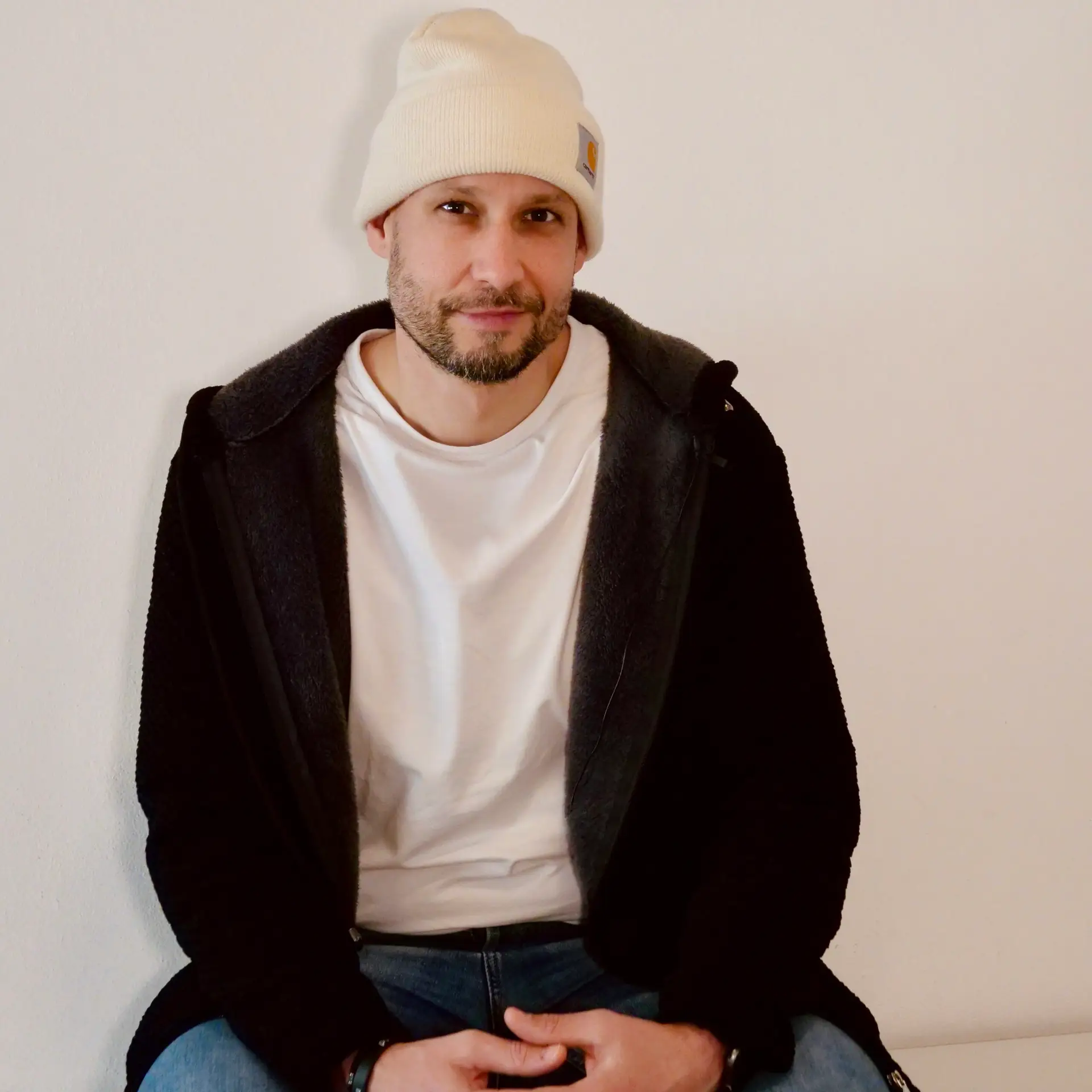 Roland Bozzetta Sitzend